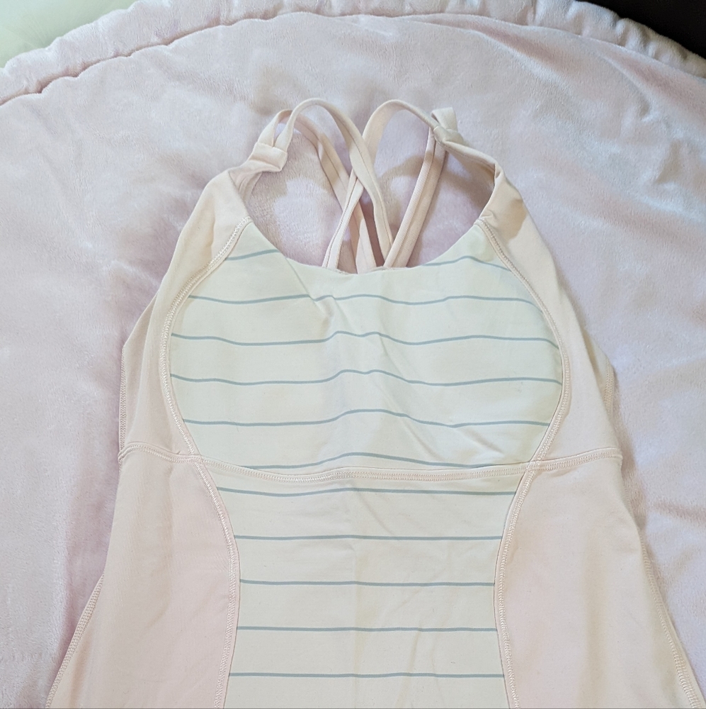 Lululemon light pink DRI fit tank with built in bra